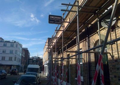 gallery g